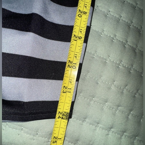 K-Deer Black and Gray Striped Leggings.  Size Large VGUC - Picture 7 of 8